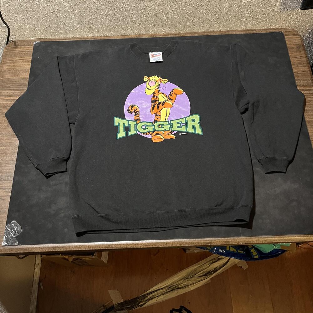 Vintage Disney Tigger Halloween Sweatshirt Crewneck Men XL Black Heavyweight 90s